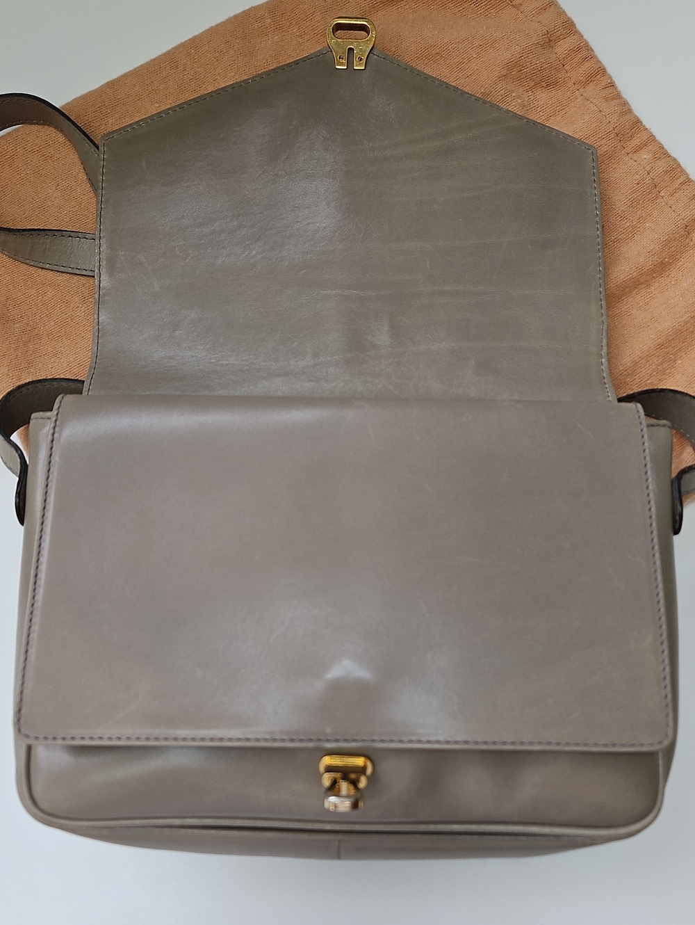 Salvatore Ferragamo Vintage Vitello Crossbody Bag - Picture 10 of 16
